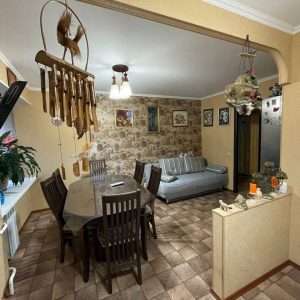 3-к. квартира, 82.9 м², 1/5 эт.