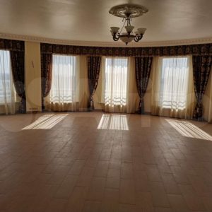Продам квартиру  136 м²  на 13 этаже 15-этажного монолитного дома