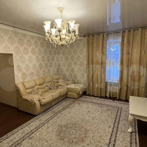 2-к. квартира, 64 м², 1/8 эт.