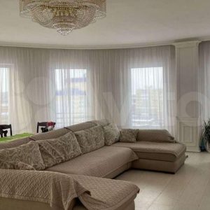 3-к. квартира, 135 м², 9/15 эт.